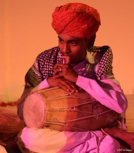 Junger Tabla-Spieler, Rajasthan/Indien